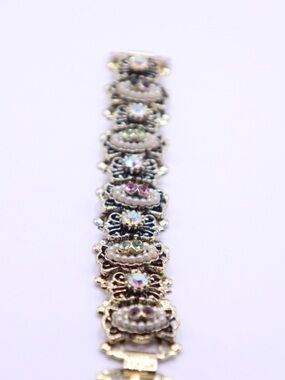 Vintage unsigned Gold Tone Multi-Color rhinestone & fauxPearl Bracelet 7” wrist